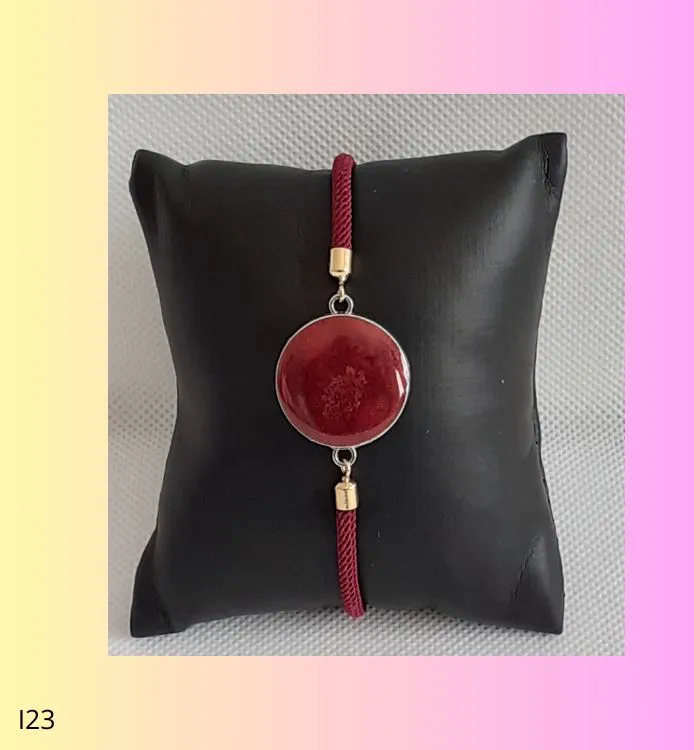 Bracelet rouge sombre
