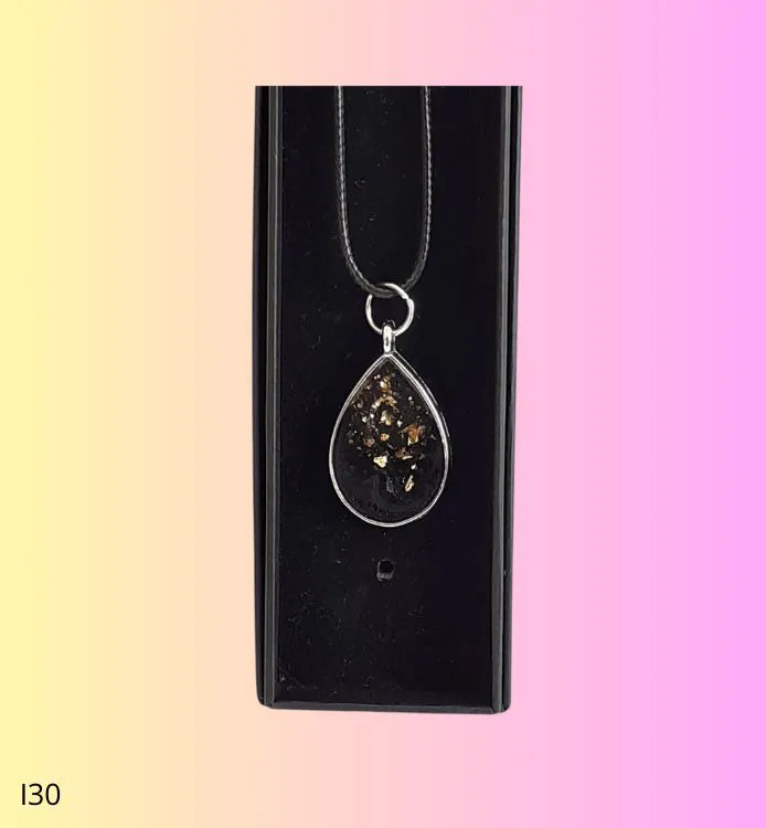 Collier pendentif goutte argentée noir pépite d'or